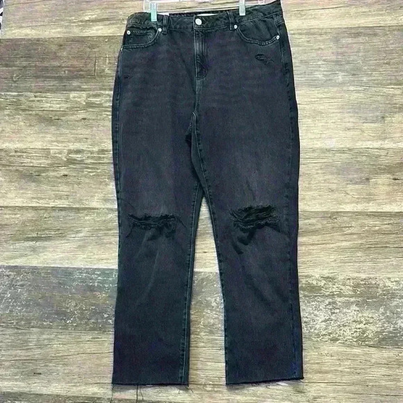 Distressed Black Garage Denim Women’s Jeans Size 15 Long 32 - Picture 1 of 7